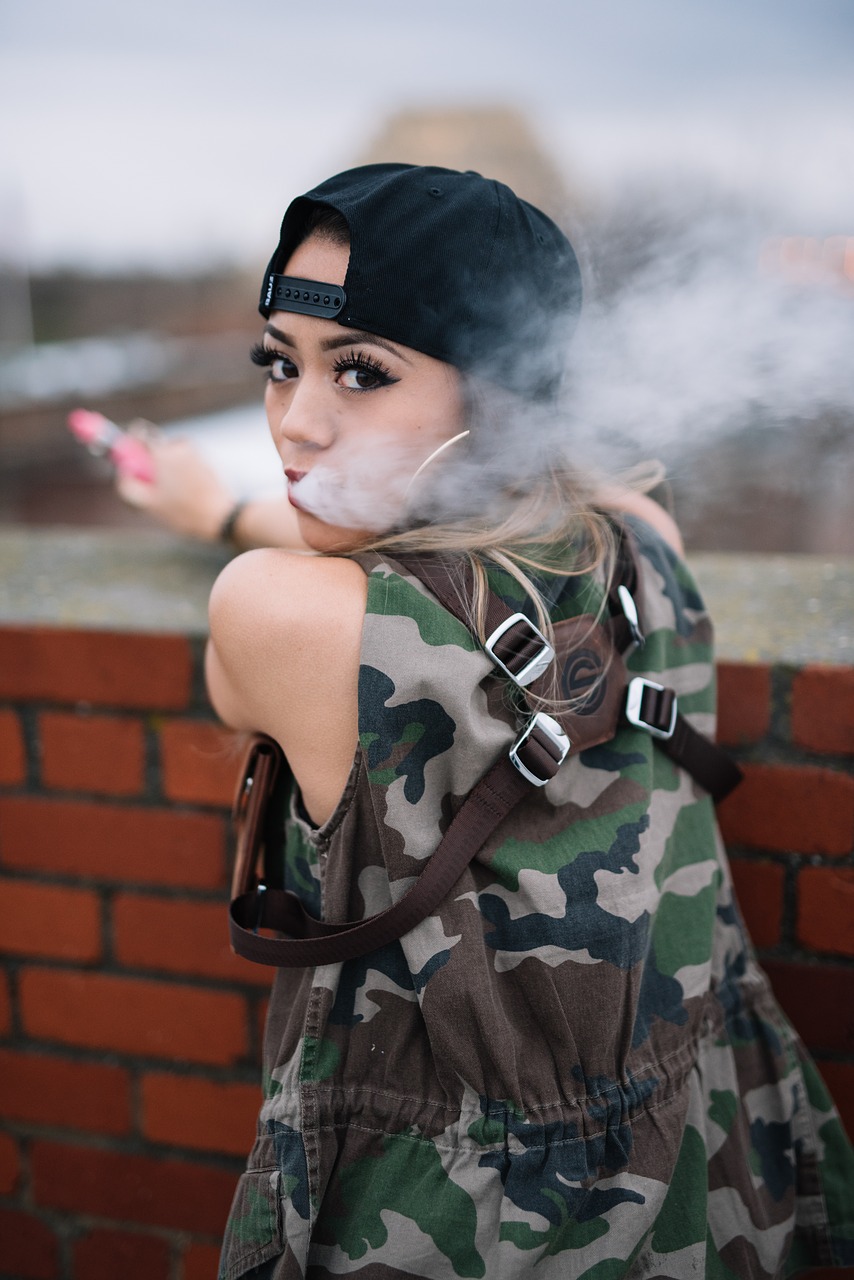 propylene glycol, woman vaping